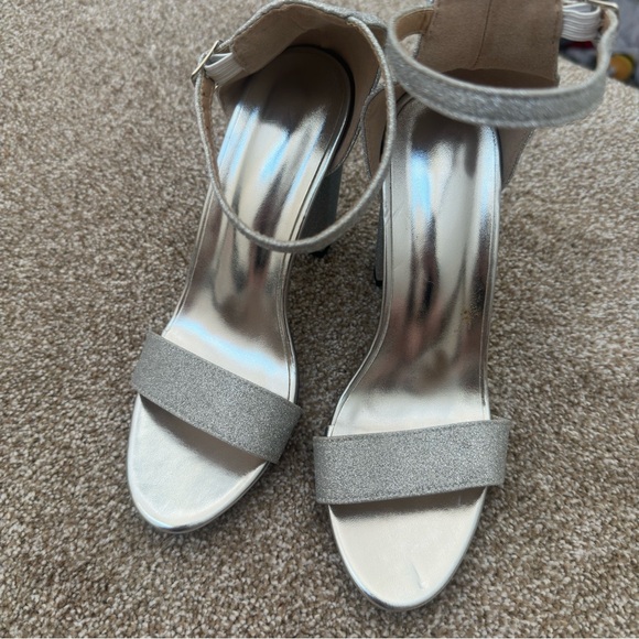 Silver Women's Heels, Dress Up Heels, Size 8 - Picture 2 of 8